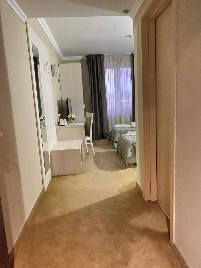 Grand Master Hotel Dés Kültér fotó